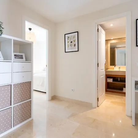Elegant Marbella Apartment, 5-Pool Oasis, Sunlit Terrace, Garage Estepona Buitenkant foto
